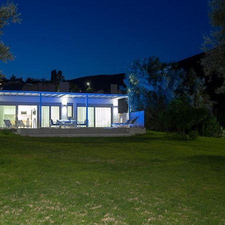 Averto Villas With Private Pool نيدري المظهر الخارجي الصورة