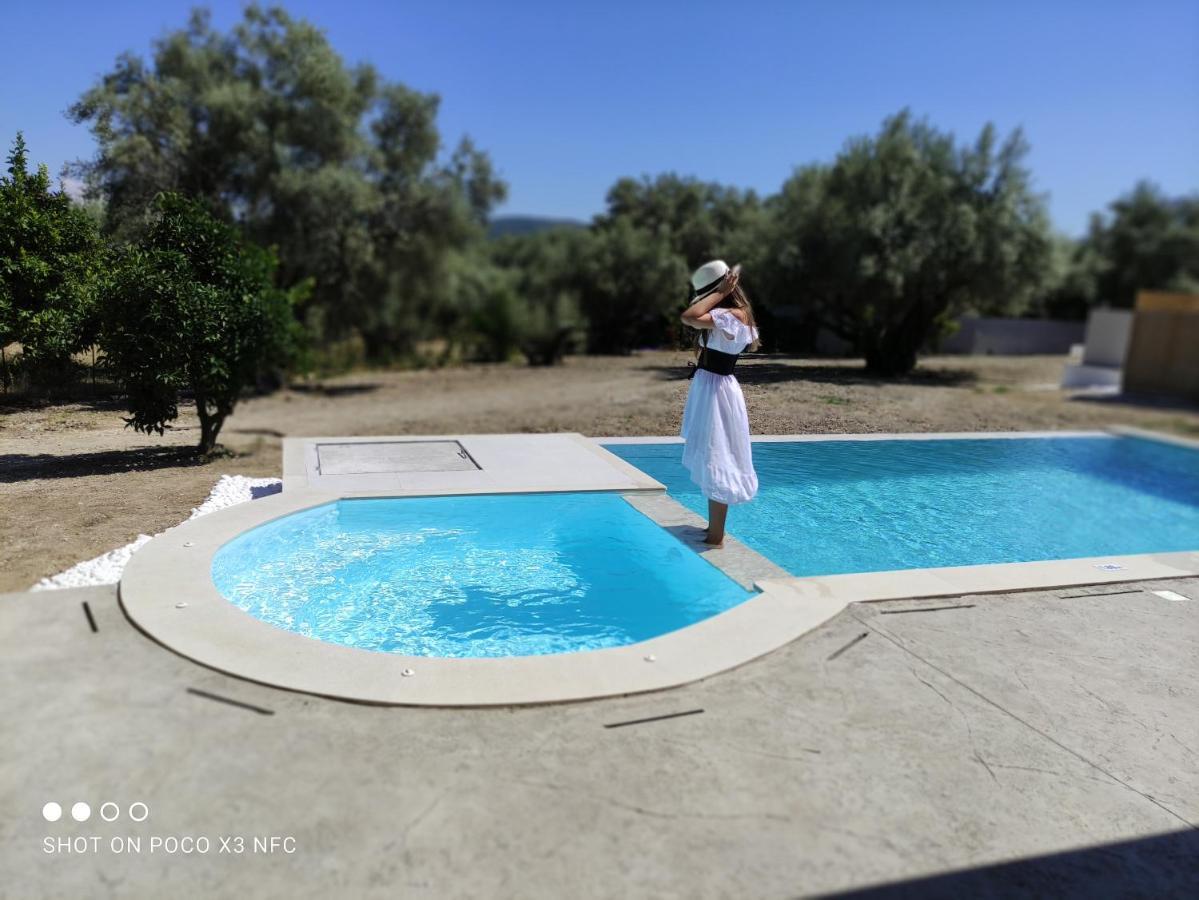 Averto Villas With Private Pool نيدري المظهر الخارجي الصورة