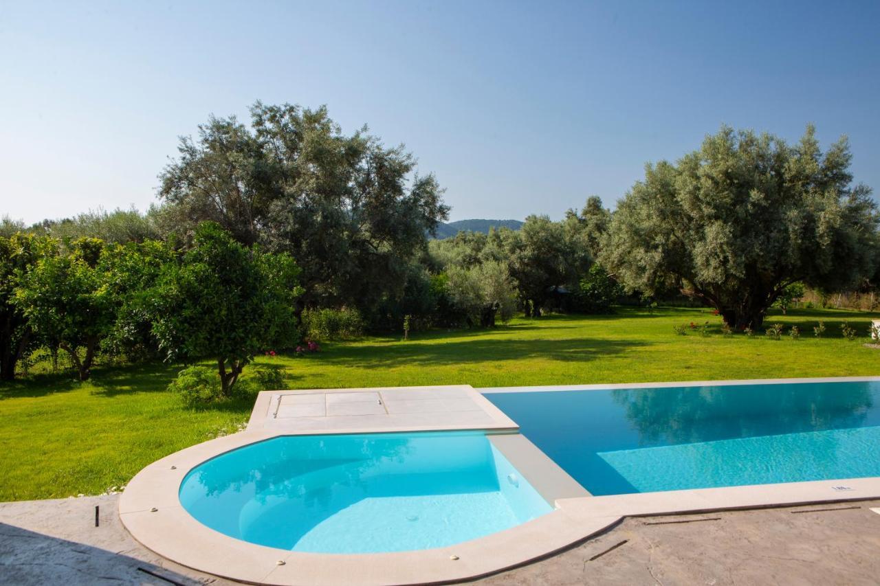 Averto Villas With Private Pool نيدري المظهر الخارجي الصورة