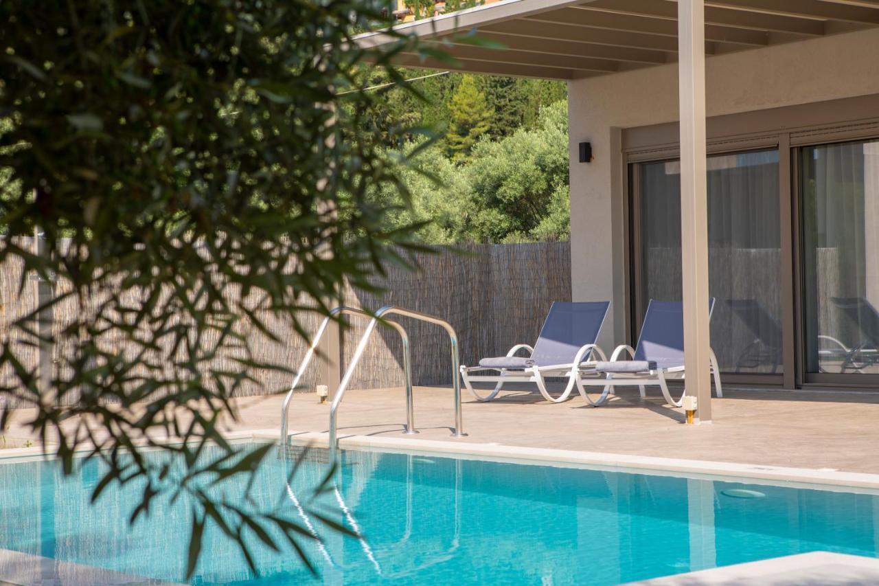 Averto Villas With Private Pool نيدري المظهر الخارجي الصورة