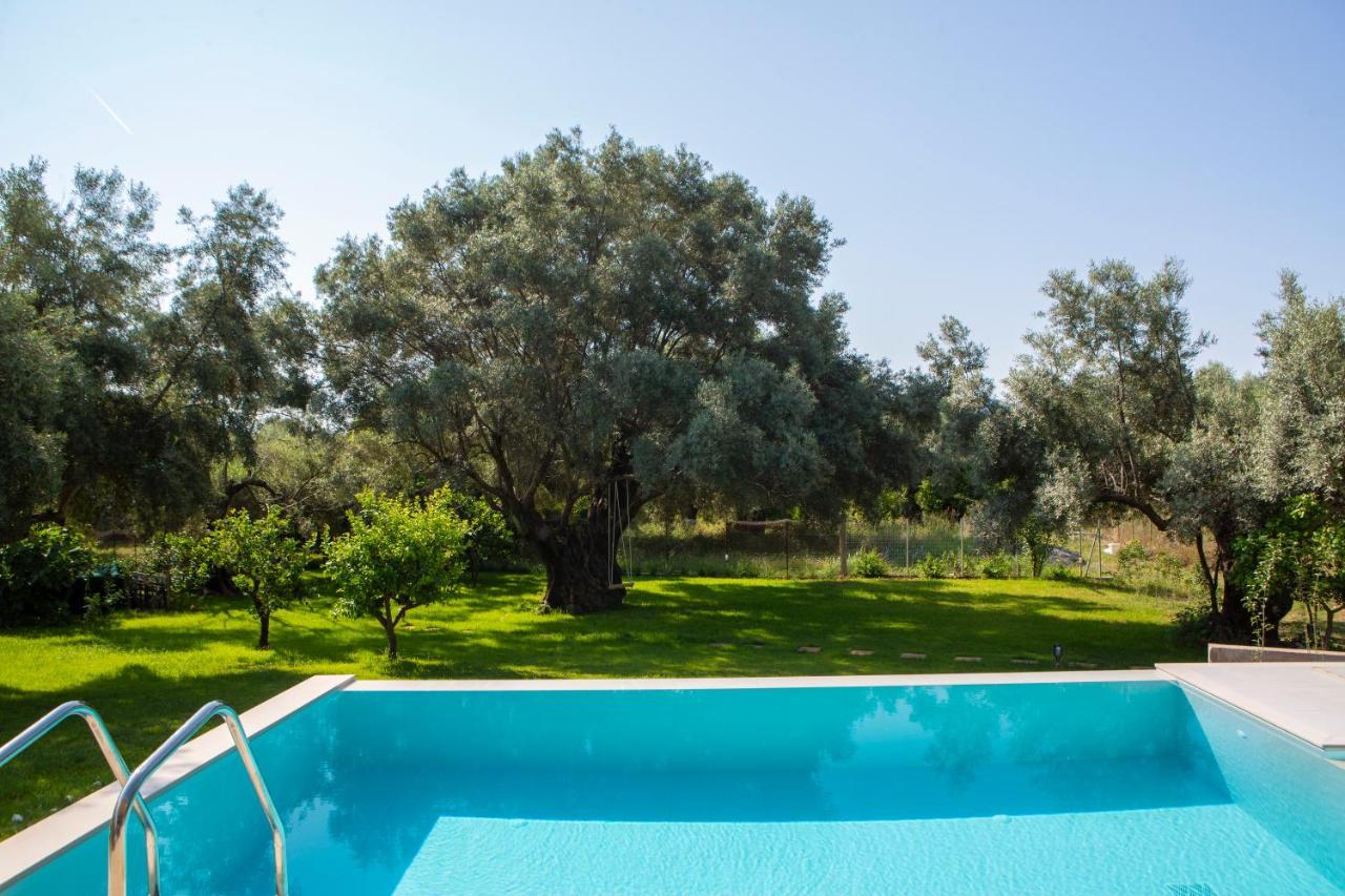 Averto Villas With Private Pool نيدري المظهر الخارجي الصورة