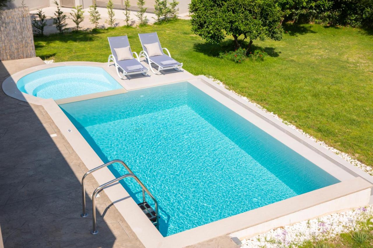 Averto Villas With Private Pool نيدري المظهر الخارجي الصورة
