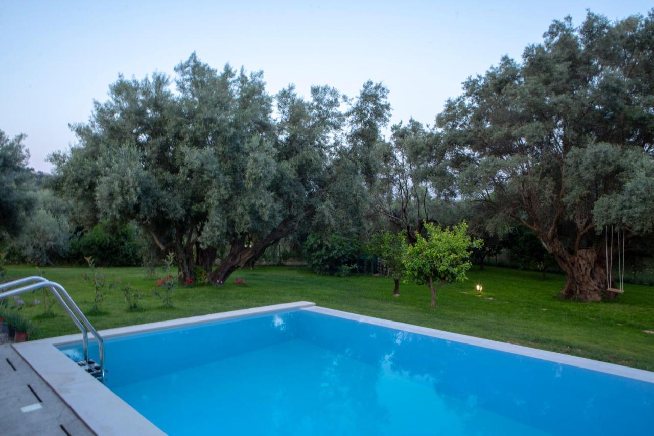 Averto Villas With Private Pool نيدري المظهر الخارجي الصورة