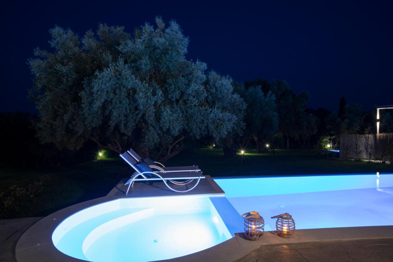 Averto Villas With Private Pool نيدري المظهر الخارجي الصورة