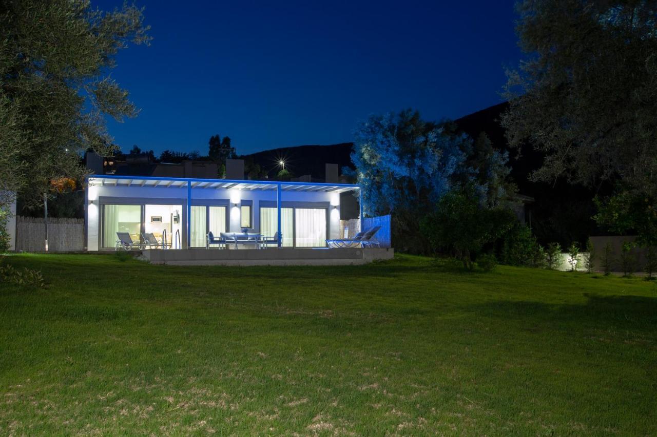 Averto Villas With Private Pool نيدري المظهر الخارجي الصورة