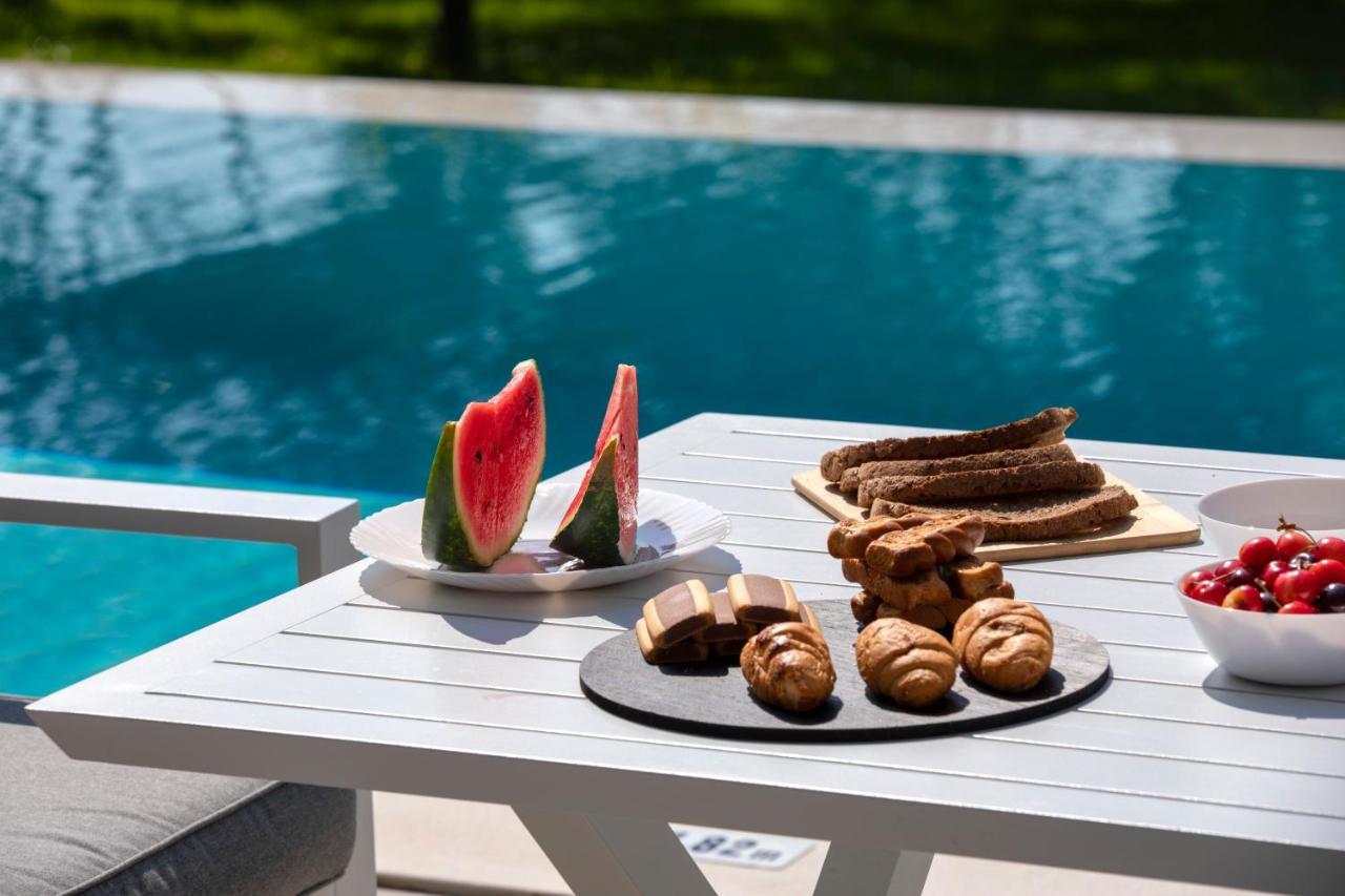 Averto Villas With Private Pool نيدري المظهر الخارجي الصورة
