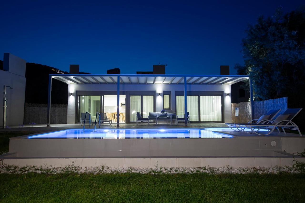 Averto Villas With Private Pool نيدري المظهر الخارجي الصورة
