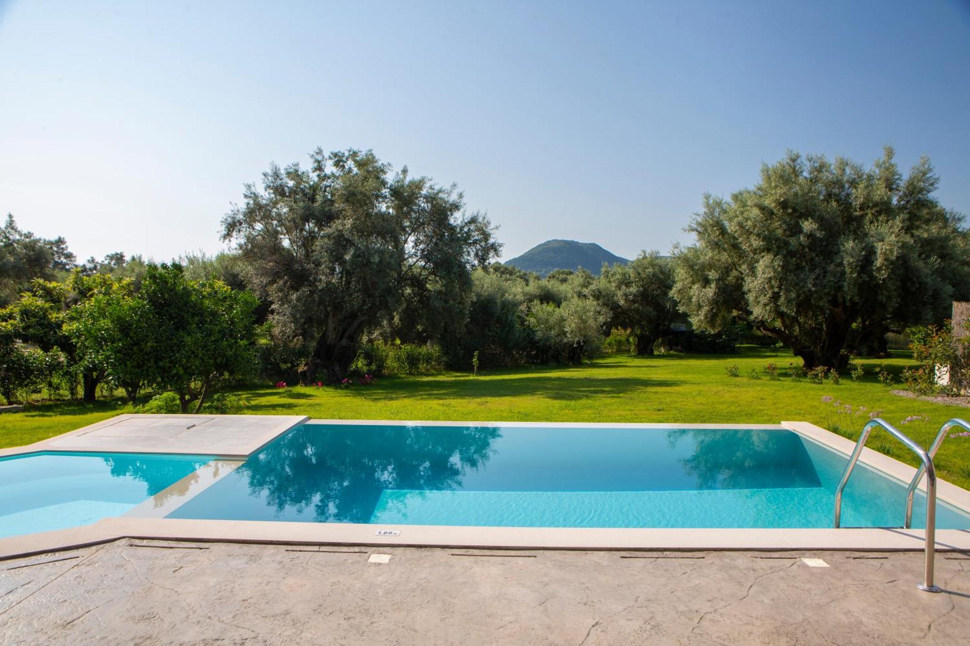 Averto Villas With Private Pool نيدري المظهر الخارجي الصورة